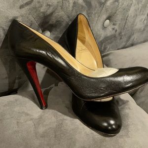 Classic black pump from Christian Loubotin